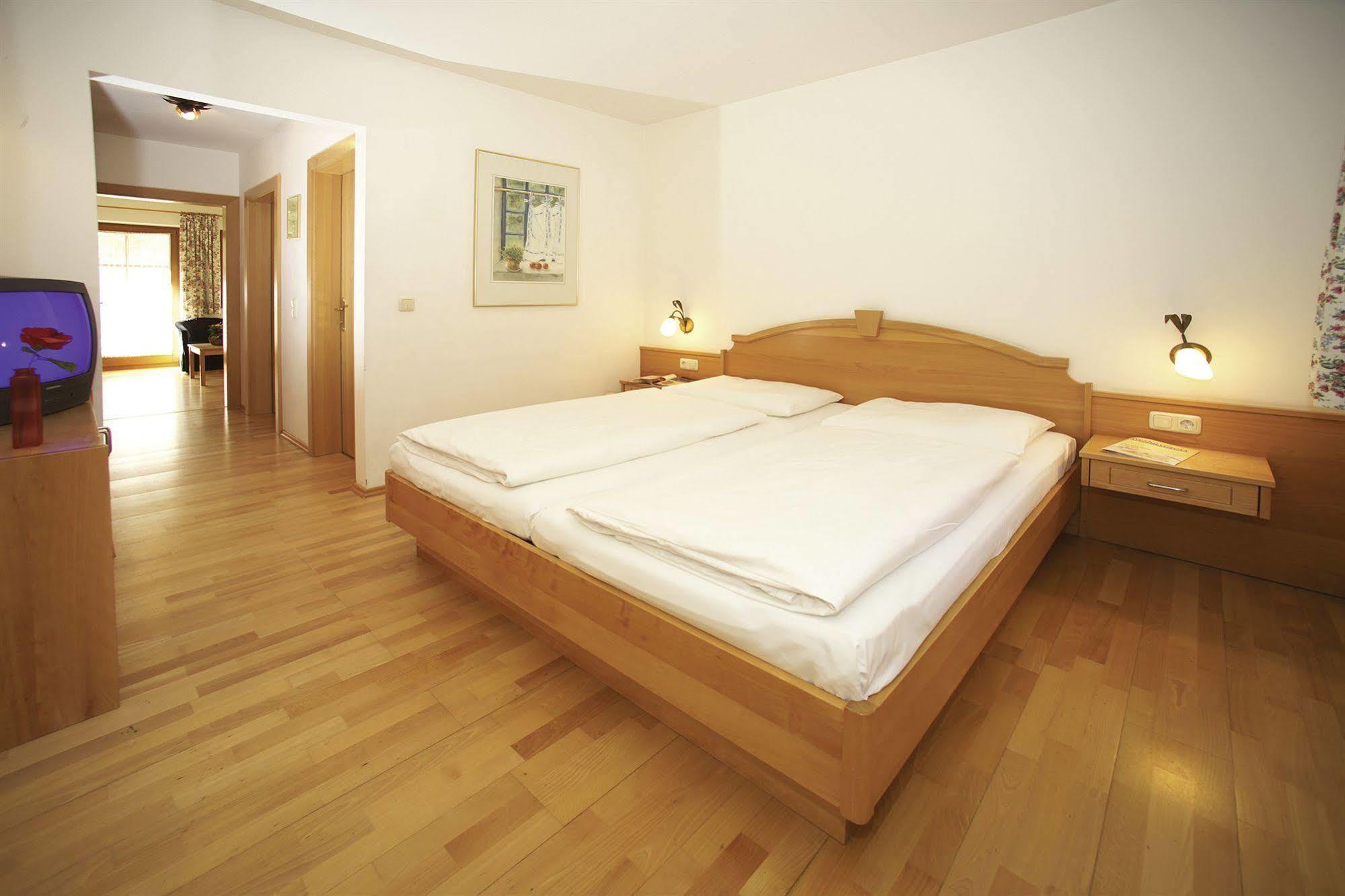 צל-אם-זי Hotel Stadt Wien מראה חיצוני תמונה